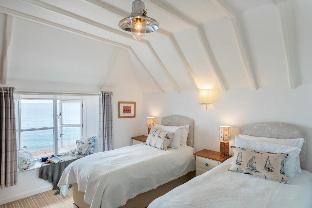 Sea Breeze Bedroom_Torcross