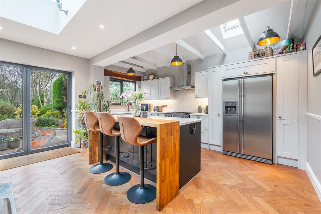 KITCHEN-1.jpg