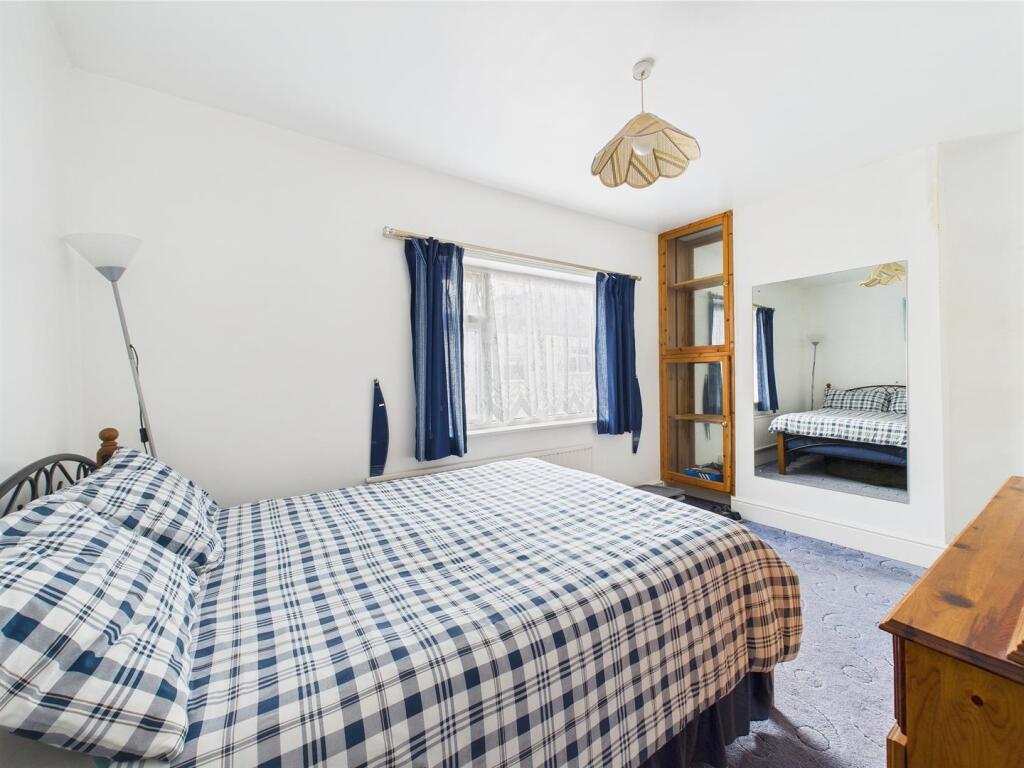 12 - Two-bedroom house in Easton.jpg