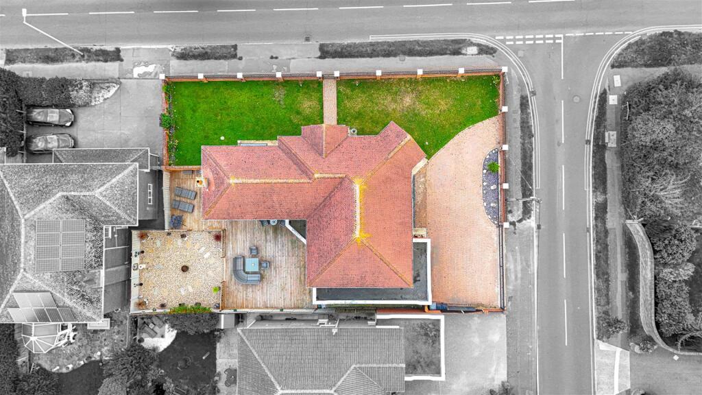 Front / Side Gardens