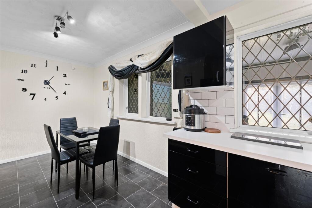 43 Addlington Avenue-16.jpg