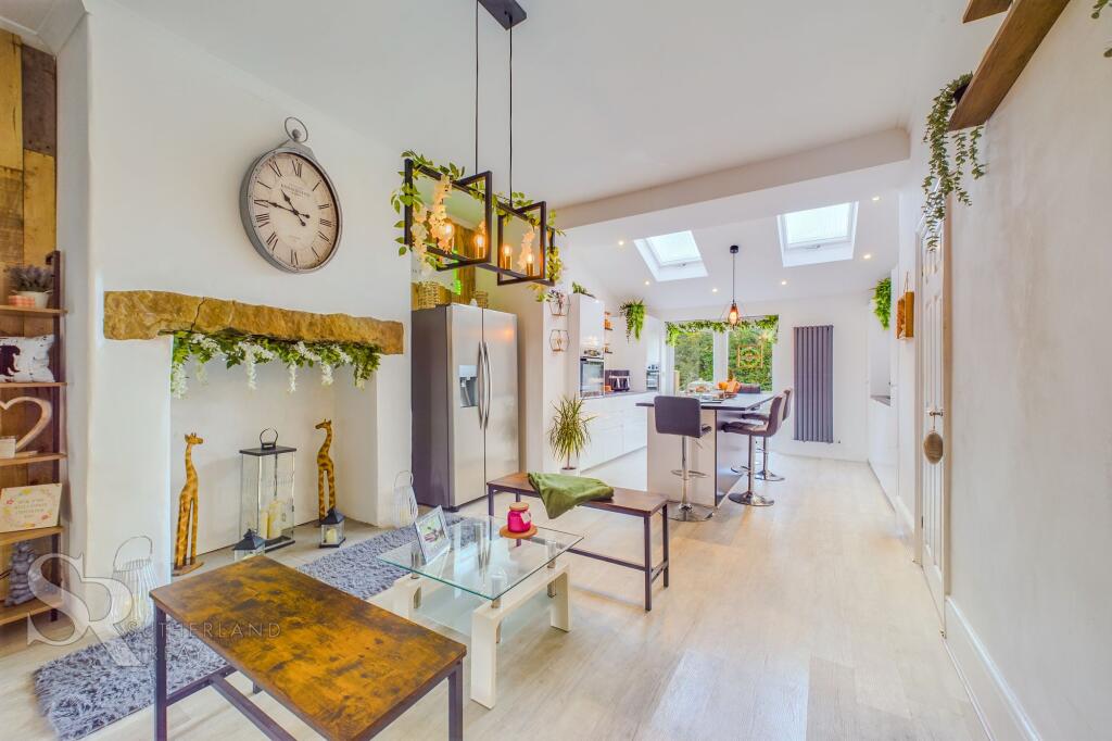 Kitchen Diner / Snug