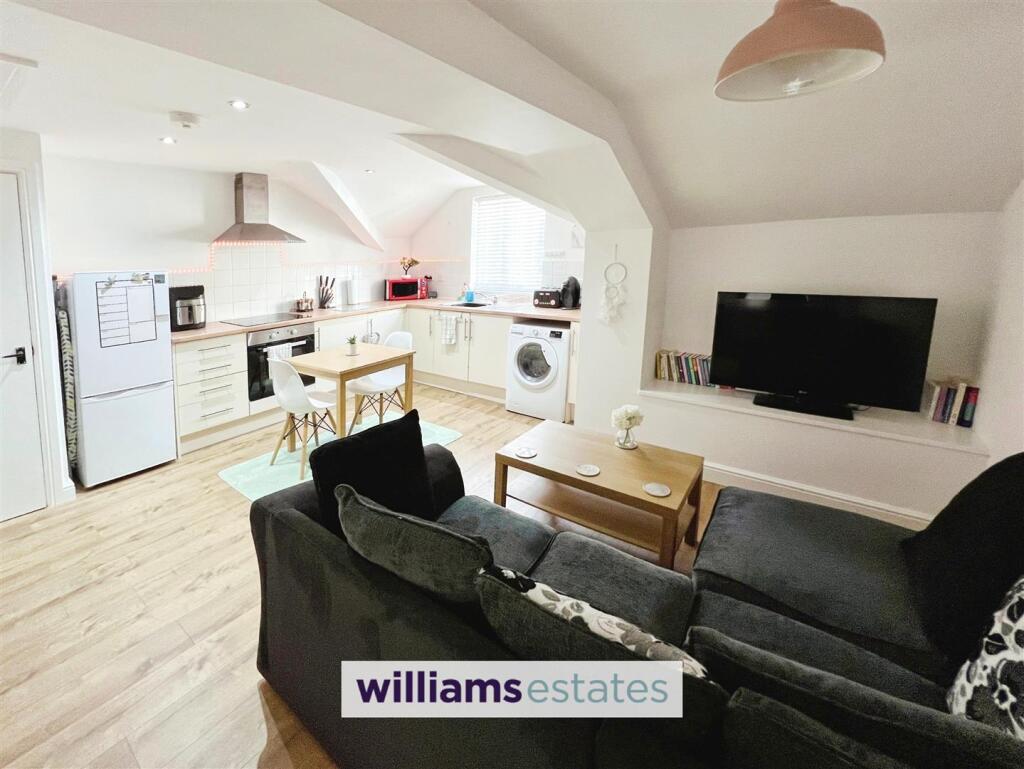 Living Room / Kitchen