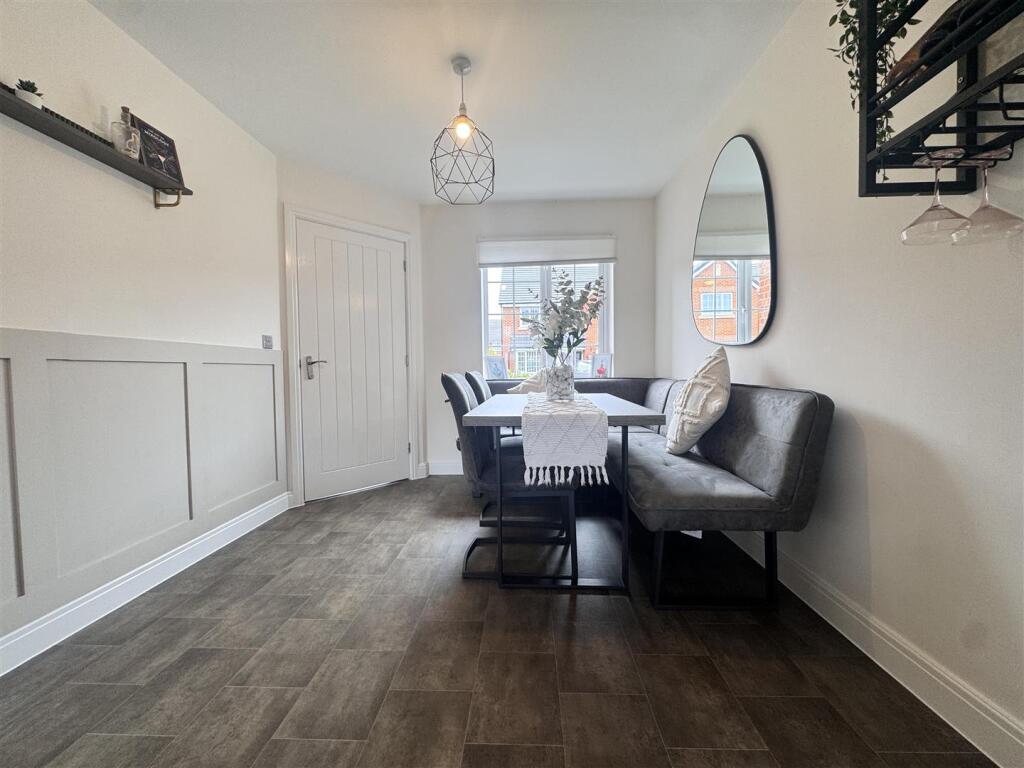 Open plan kitchen &amp; dining