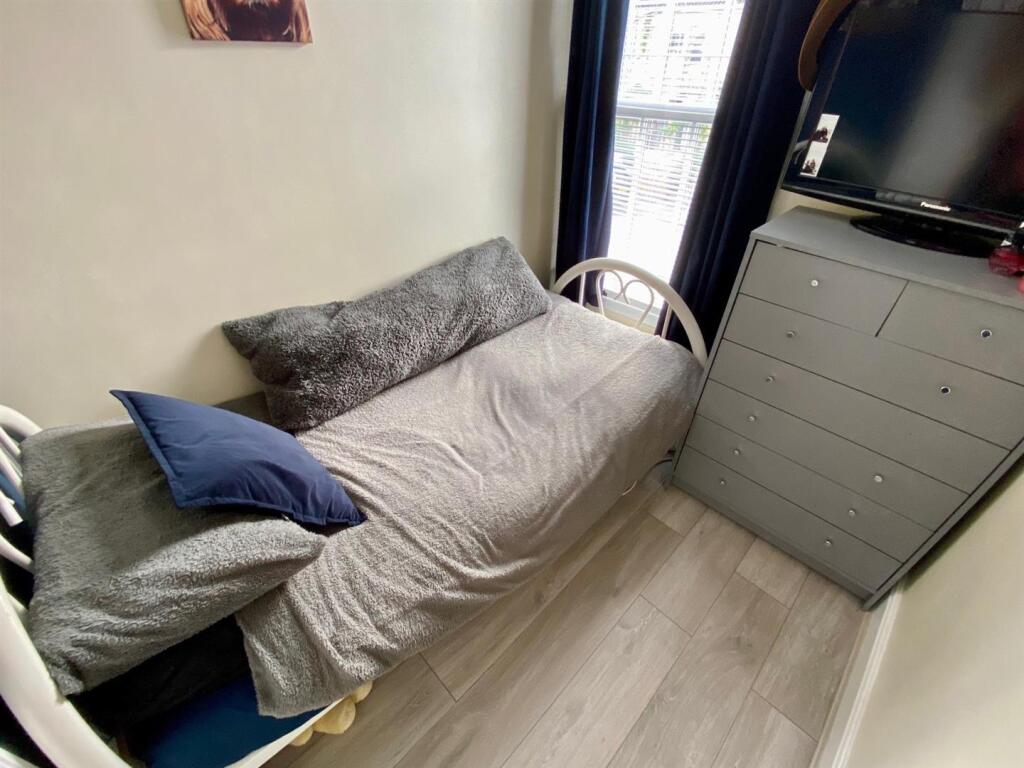 BED 4.jpg