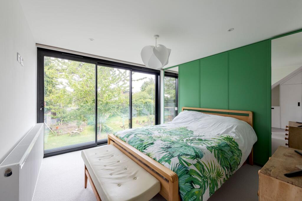 Principal Suite With Dressing Area And En-suite
