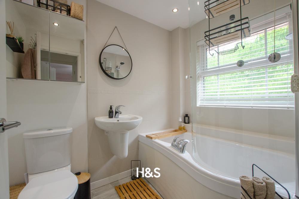 27 Witham - bath.jpg