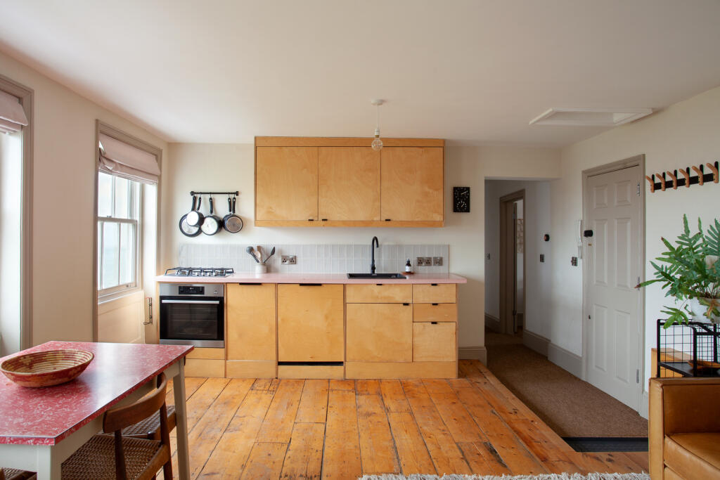 199114 - ParagonCourt_KElliott_02.jpg