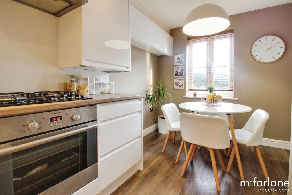 Kitchen/ Dining Room