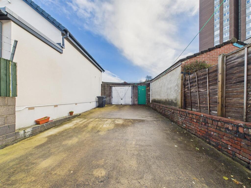 21- HMO and Building Plot for Auction, Southville.