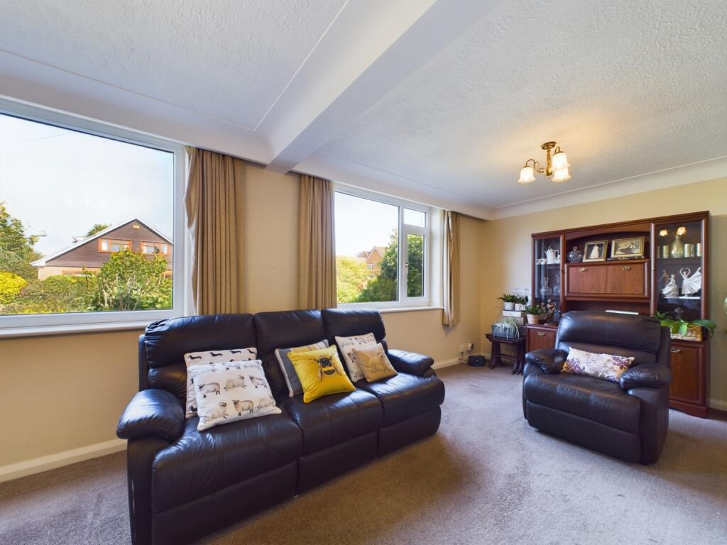 CAM02386G0-PR0074-STILL016