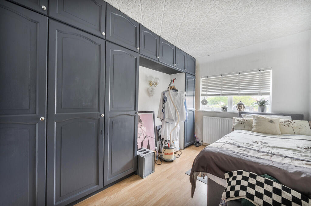 1303292-19-683ed3...