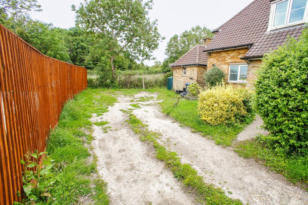 39 Clyffe Pypard, Clyffe Pypard, Nr Royal Wootton Bassett, SN4 7PY