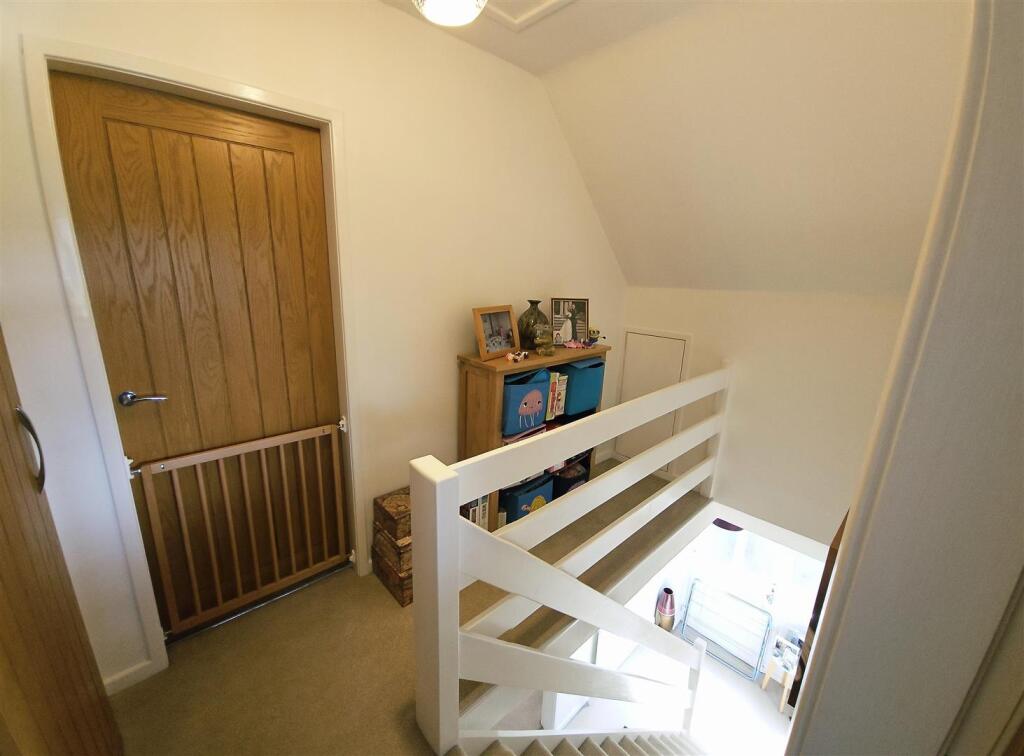 Bramleys Estate Agents - Fenay Bankside - Fenay Br