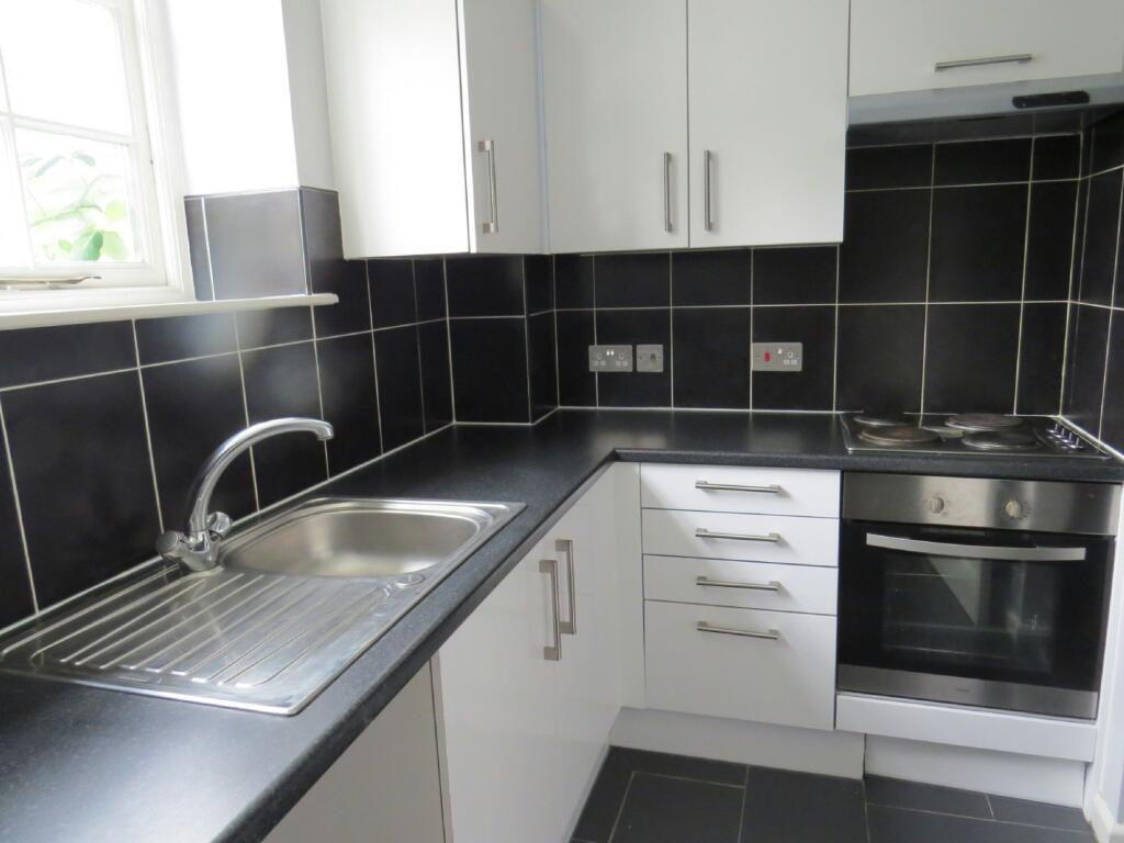 Kitchen pic 2