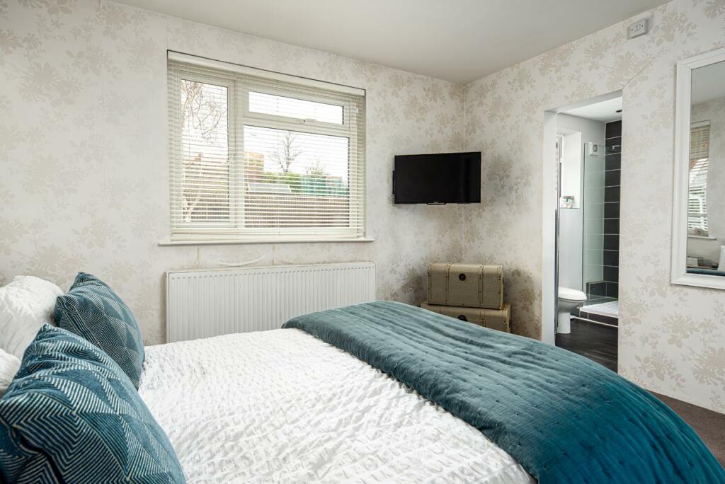 Bedroom1_2 - Copy (2).jpg