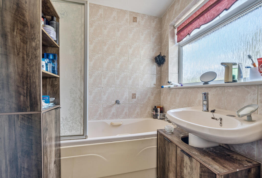 1316980-10-686279...