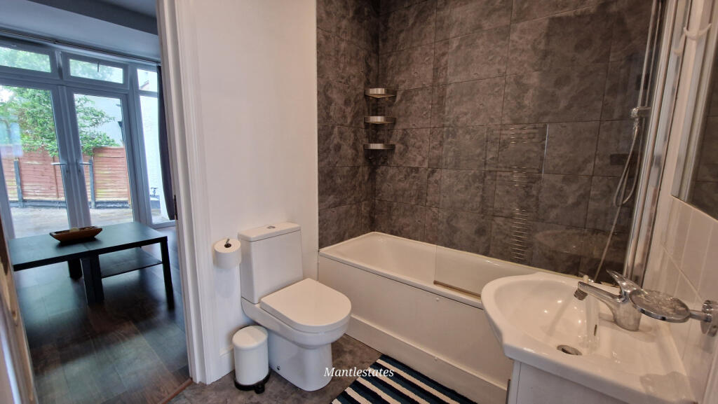 JACK &amp; JILL BATHROOM