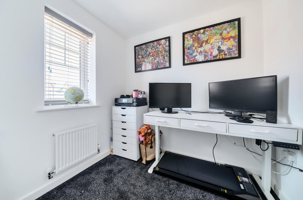 1315302-7-686d445...