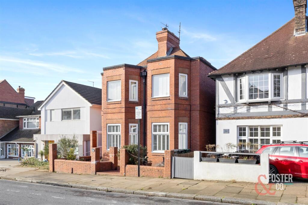 Montefiore Road, 32-007.jpg