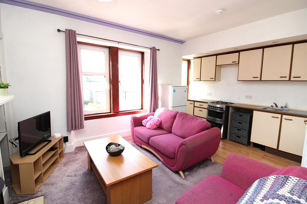Lounge/Kitchen