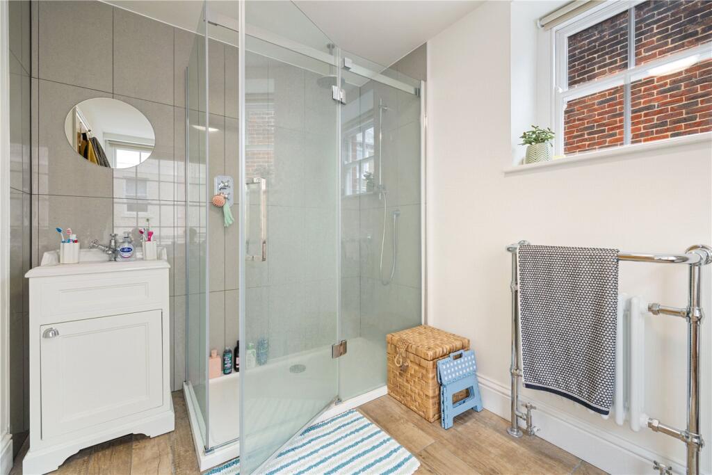 Ensuite