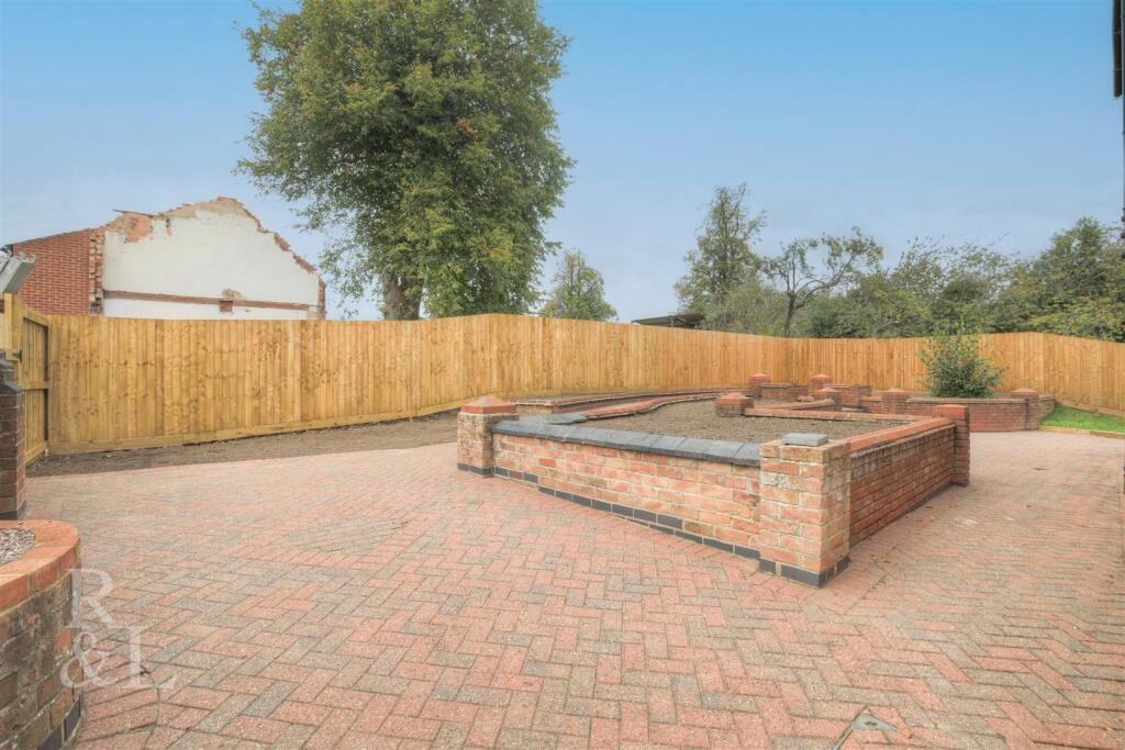 Corner Farm 2 (2).jpg