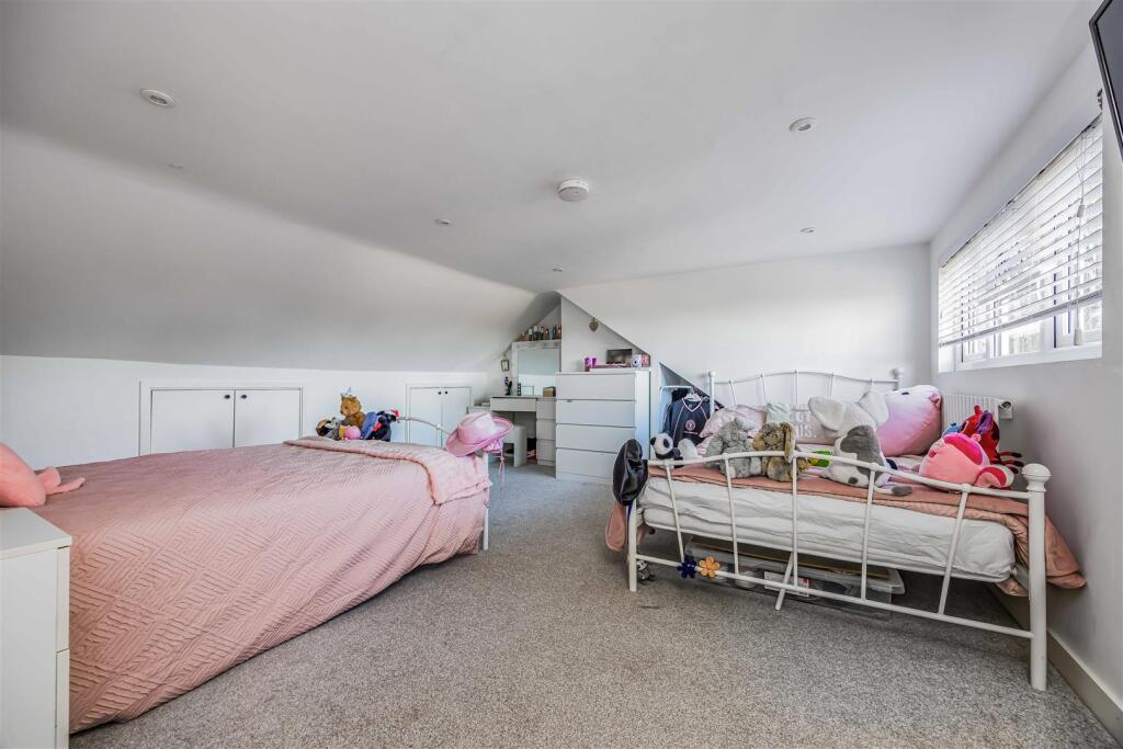 155 High Lawn Way, Havant-Small-PorticoMarketing-S