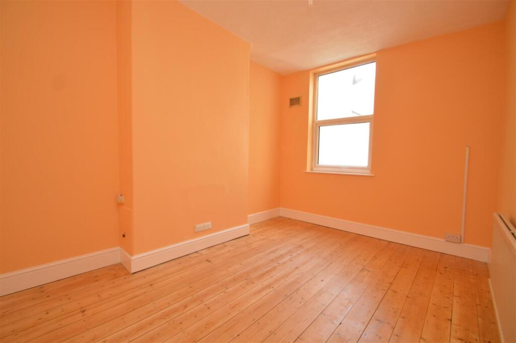 4 Tudor Road (1).JPG