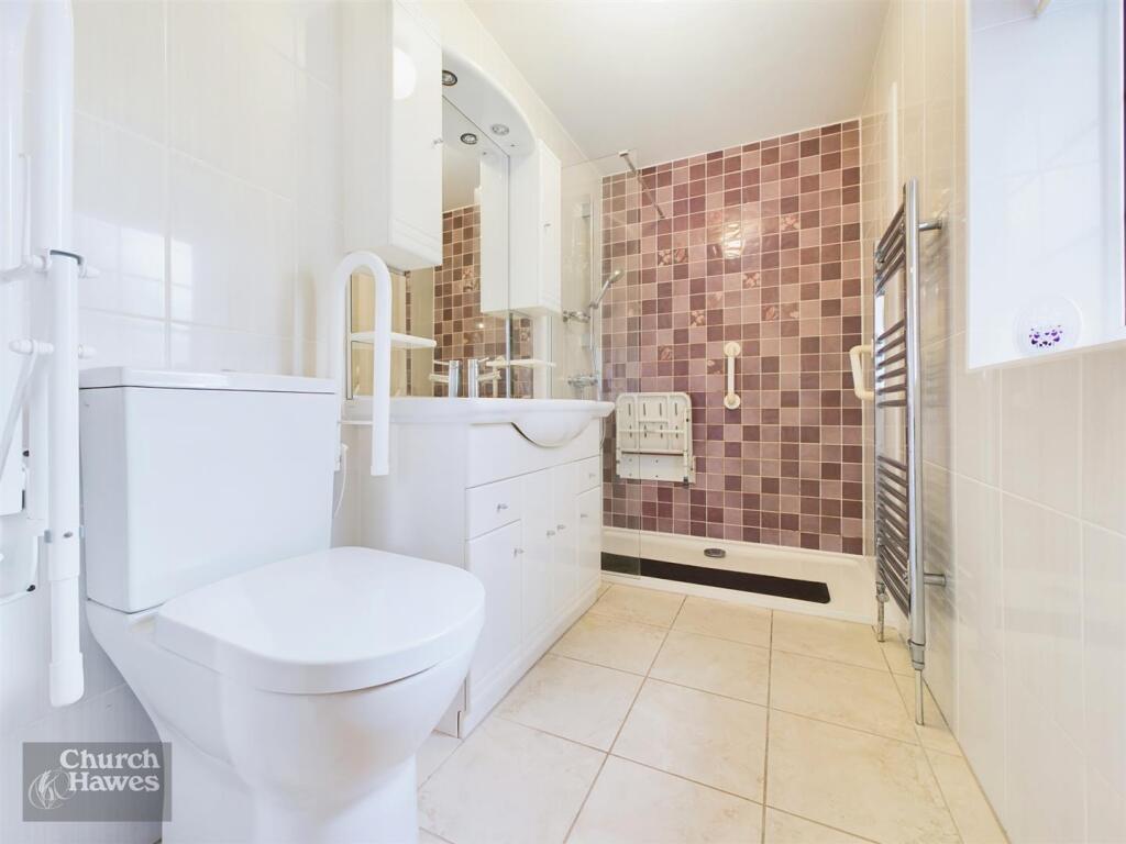 ensuite2.jpg