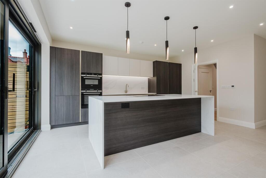 Live In Dining Kitchen