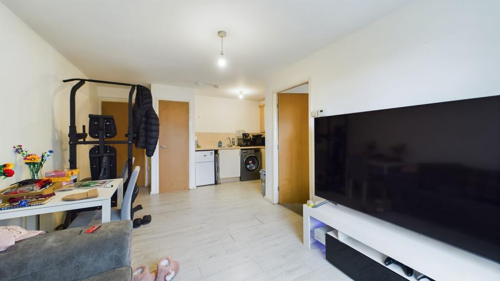 Lounge &amp; kitchenette