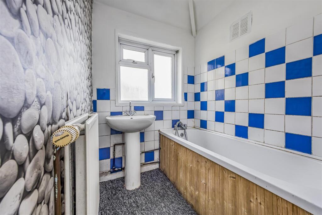 9 Blakemere Crescent, Paulsgrove-PorticoMarketing-