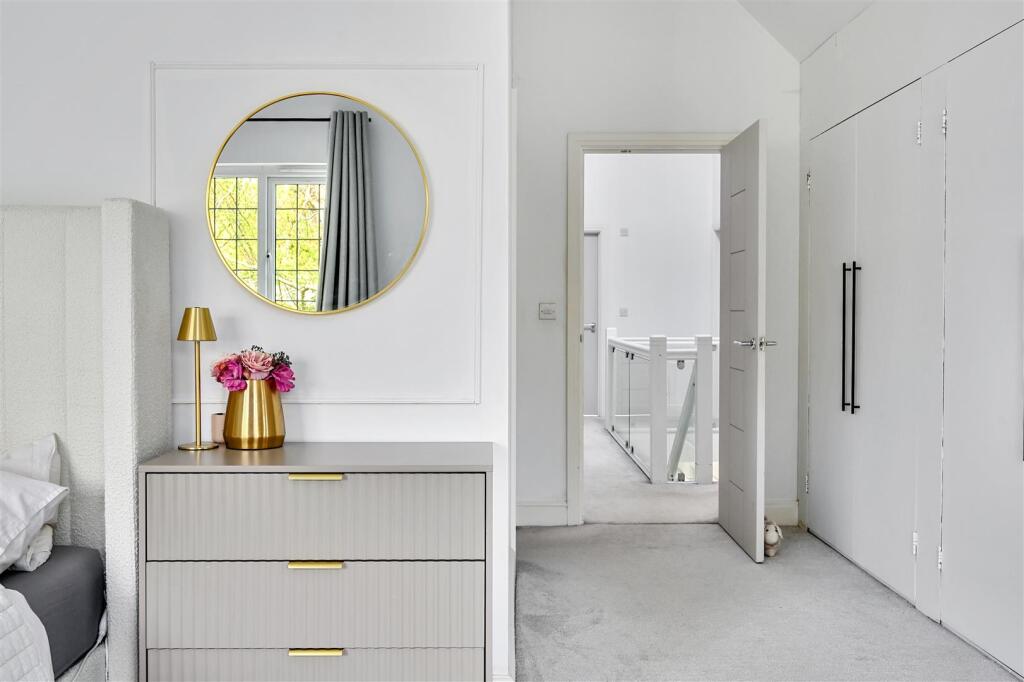 2 THE RUSSETTS - TN377FA (29).jpg