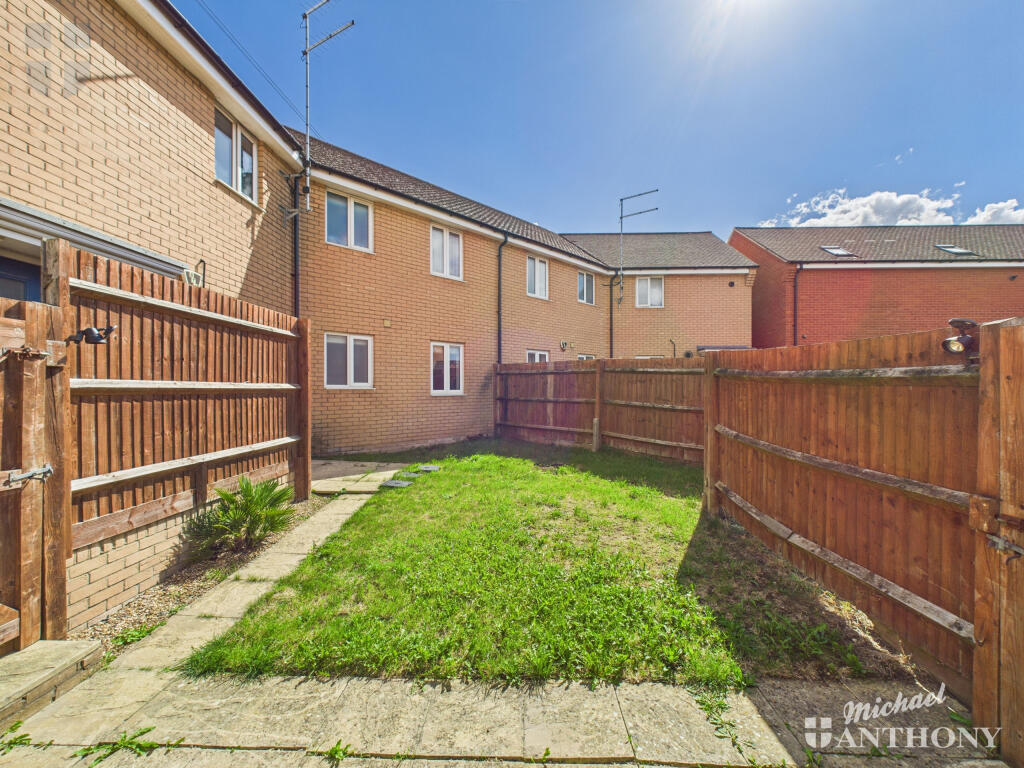 CAM03218G0-PR0764-STILL016