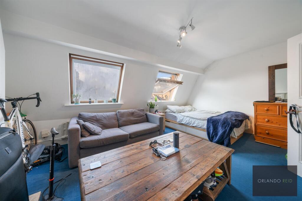 Flat 4, 146 Landor Road SW9 9JA-6.jpg