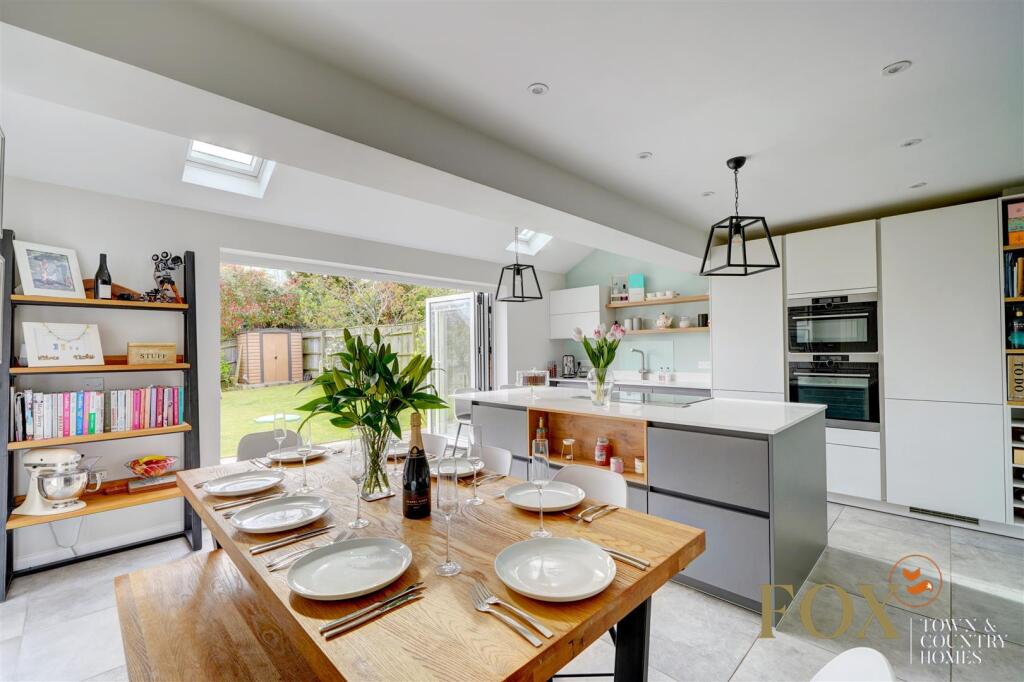 23 Hawthorn Rise (5).jpg