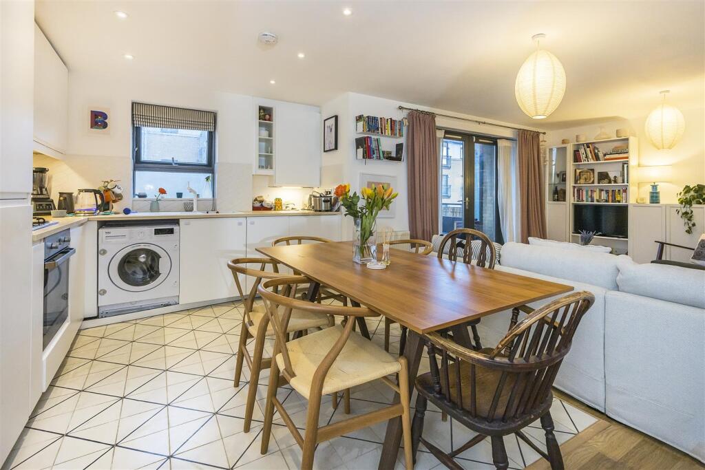 12  Almond Court -014.jpg