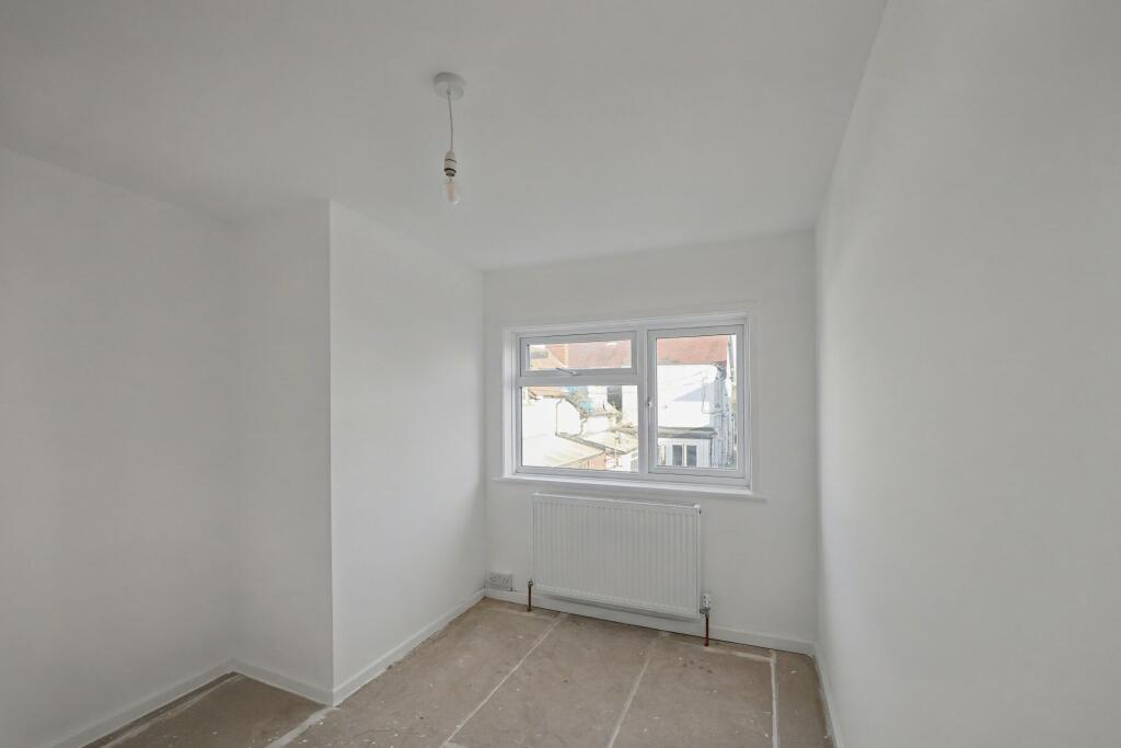 69 Headley Road, Liphook, Hampshire, GU30 7PR