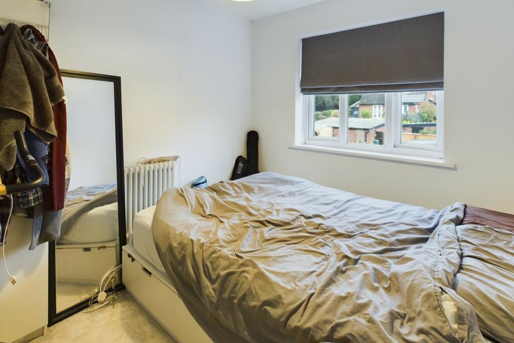 CAM02519G0-PR0194-STILL014