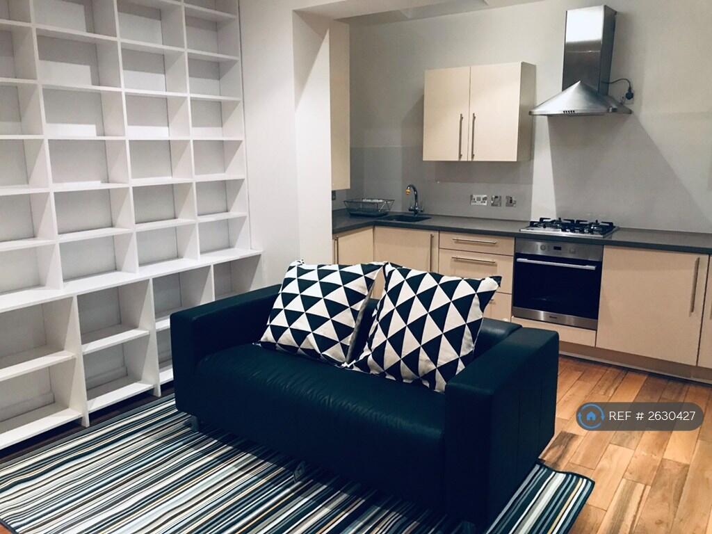 Kitchen Lounge