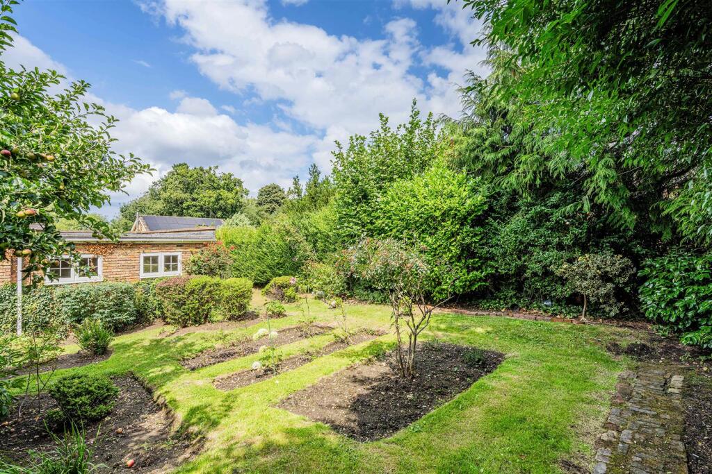 MILSTEAD CLOSE, 4  (6).jpg