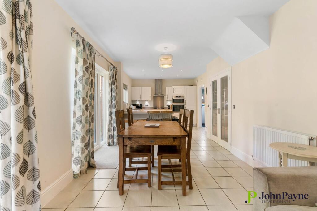 Kitchen/Dining