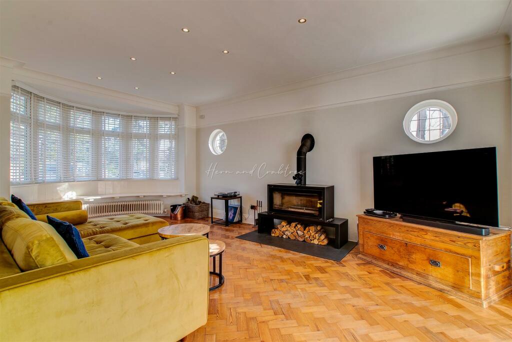 Holybush Road, Cyncoed, HernCrabtree (21).jpg