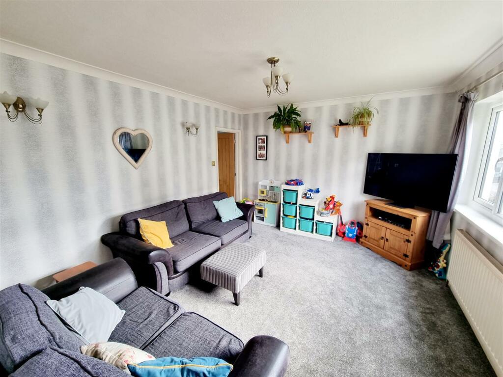 Sitting Room 1.jpg