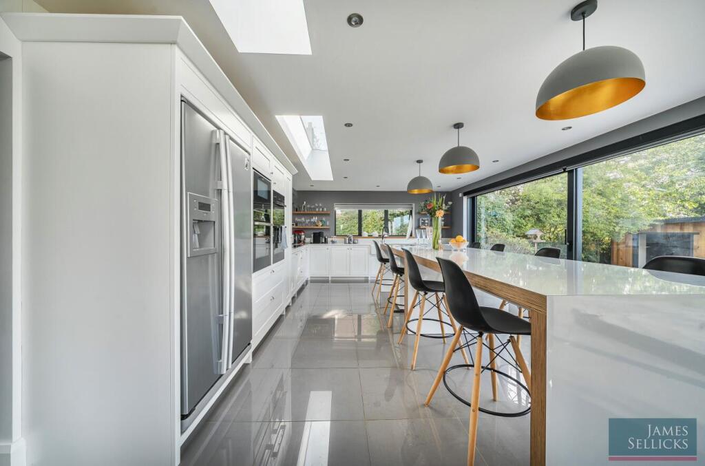 Spacious family kitchen