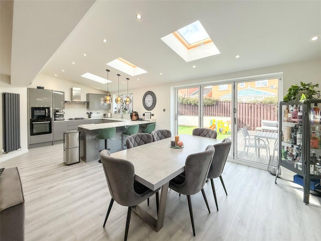 Kitchen/Diner/Family