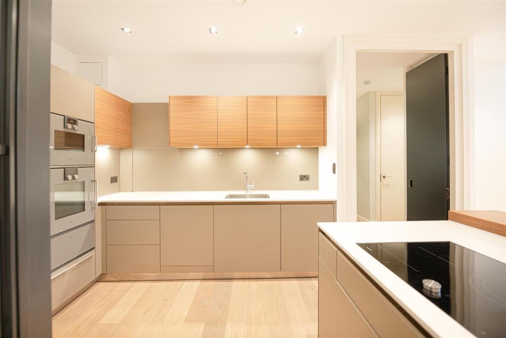 Kitchen         .jpg