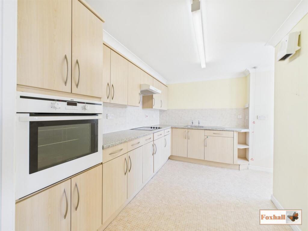 Kitchen Breakfast (L Shaped)