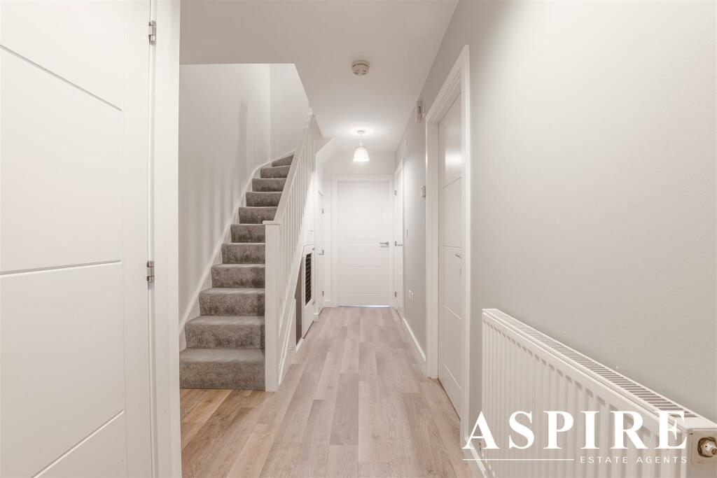 281 FAIRFAX DRIVE-13-12-24-5.jpg